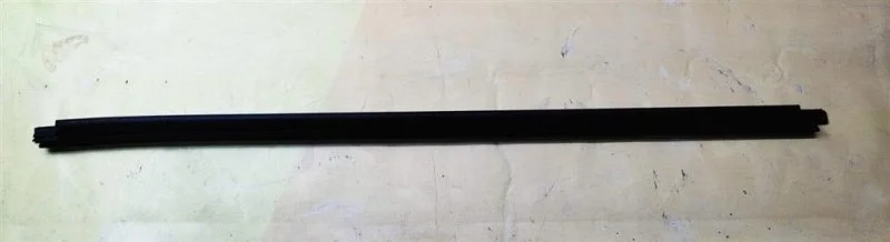 Молдинг стекла двери передней левой наружный Toyota Hilux (2005-2015) 2006 681620K010