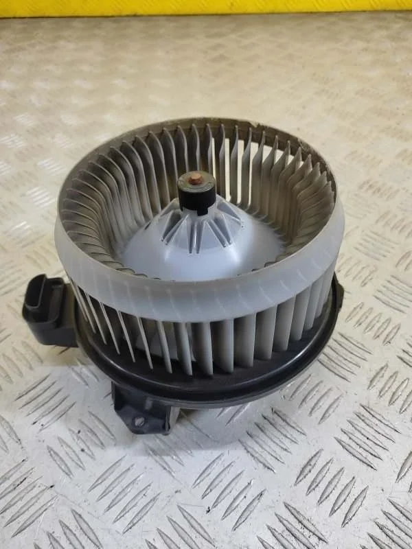 Моторчик печки Toyota Land Cruiser Prado 150 (2009-2023) 2014 8710360400 3.0 D 1KDFTV