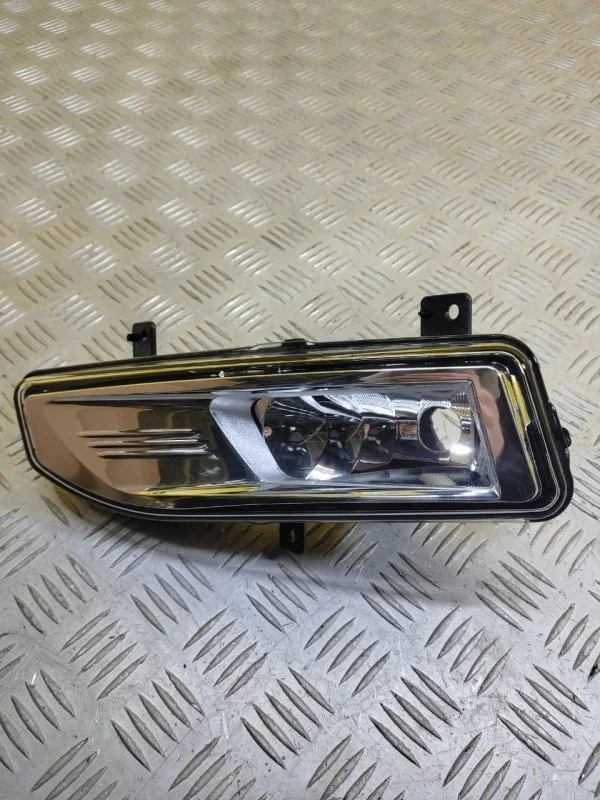 Фара противотуманная левая Nissan Qashqai ( J11) 2017-2022 2020 261558995A