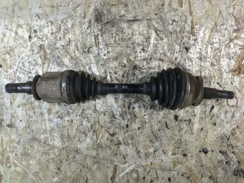 Полуось передняя левая (приводной вал, ШРУС) Nissan Navara (D40) 2004-2015 2013 39100EB300 ПИКАП 2.5 D YD25DDTI