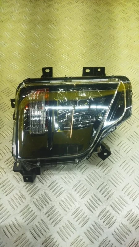 Фара противотуманная левая Mitsubishi L200 (2015-2022) 2020 8315A057
