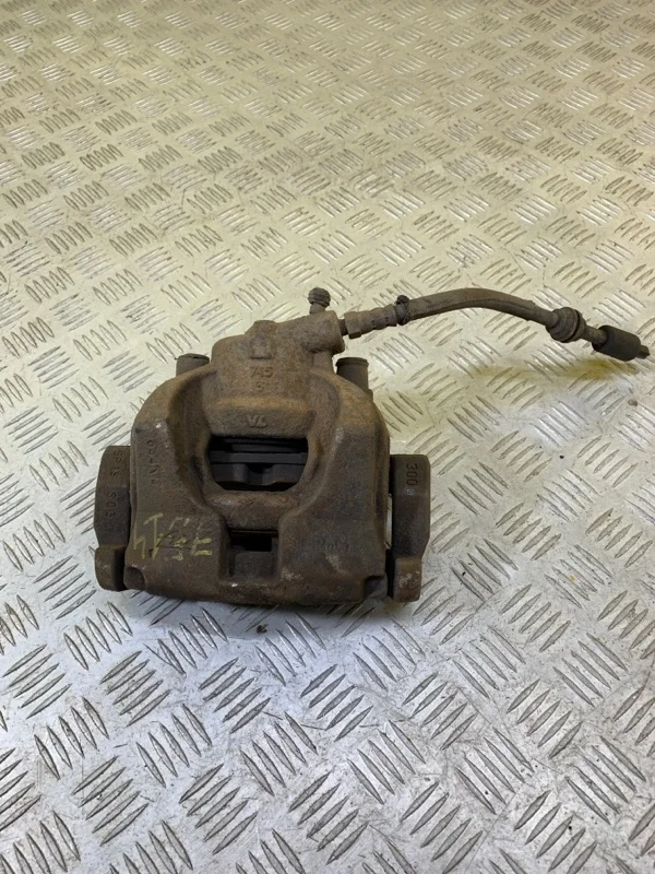 Суппорт передний левый Land Rover Freelander II (2006-2014) 2014 LR015387 2.2 D 224DT