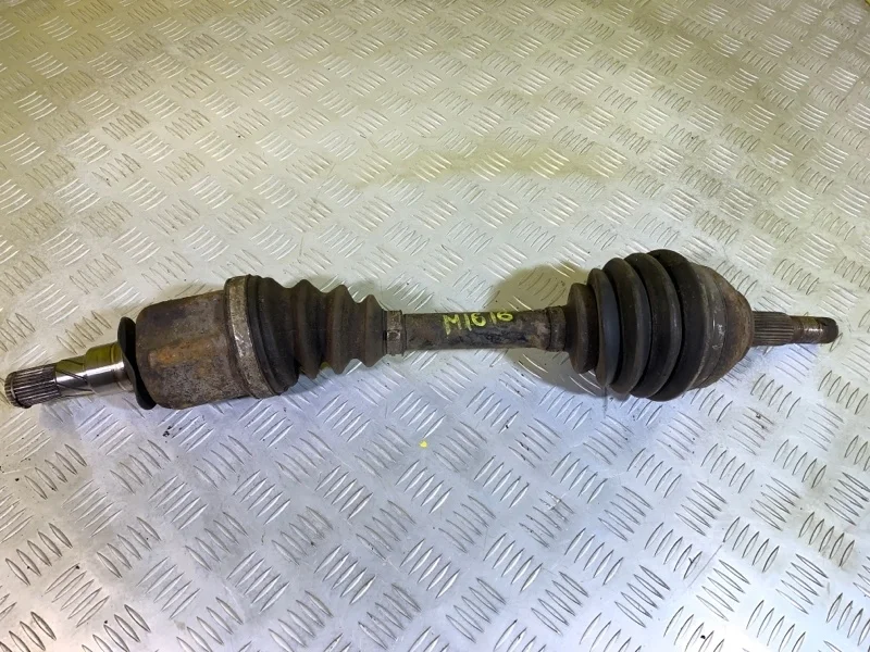 Полуось передняя правая (приводной вал, ШРУС) Nissan Navara (D40) 2004-2015 2009 39100EB300 2.5 D YD25DDTI