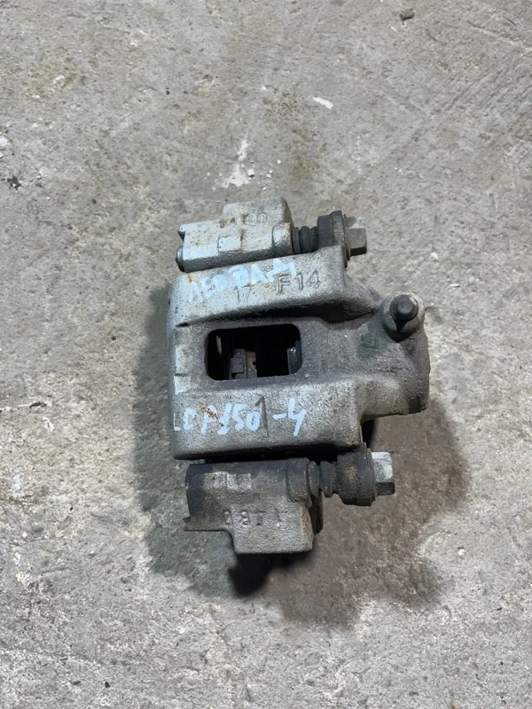 Суппорт задний левый Toyota Land Cruiser Prado 150 (2009-2023) 2010 4775034030 4.0 I 1GRFE