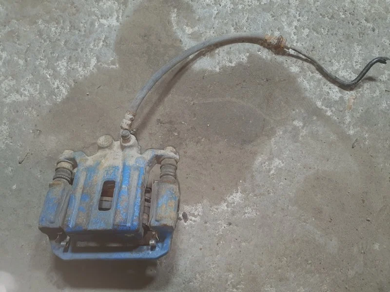 Суппорт задний левый Nissan Pathfinder (R51M) 2004-2013 2005 44011EB30A ВНЕДОРОЖНИК 2.5 D YD25DDTI