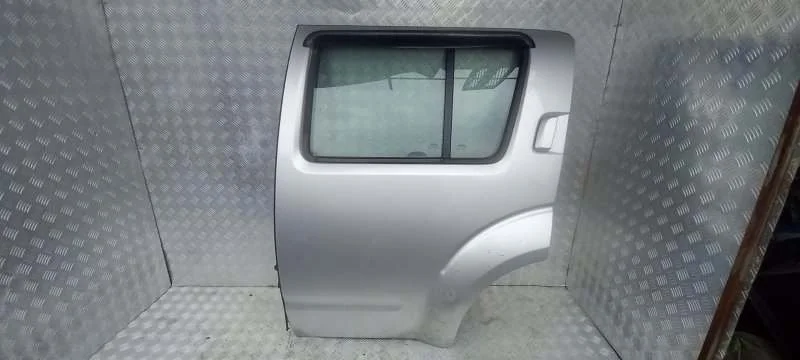Стекло двери задней левой Nissan Pathfinder (R51M) 2004-2013 2007 82301EB33A ВНЕДОРОЖНИК 2.5 D YD25DDTI