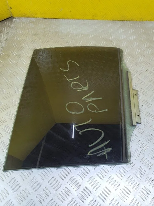 Стекло двери задней правой Toyota Rav 4 (XA30) (2005-2014) 2009 6810342120 2.2 D 2ADFHV