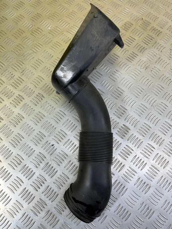 Патрубок воздушного фильтра Volkswagen Amarok (2010-2016) 2014 2H0129618 ПИКАП 2.0 D CNEA