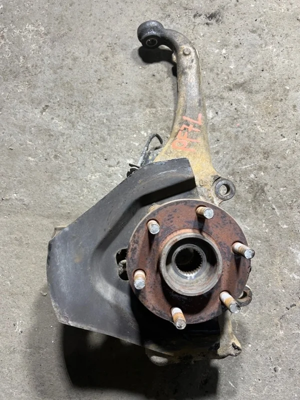 Кулак поворотный левый Nissan Pathfinder (R51M) 2004-2013 2006 40015EB000 ВНЕДОРОЖНИК 2.5 D YD25