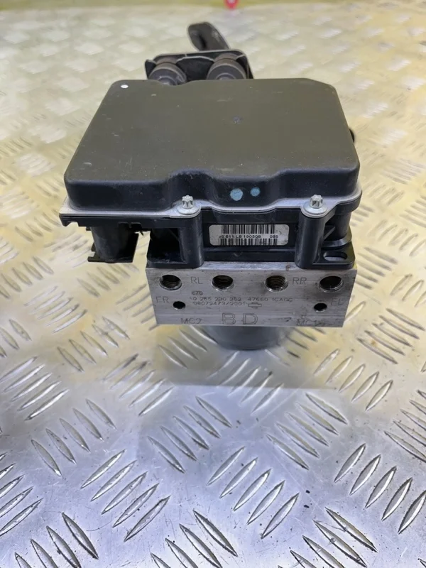 Блок ABS Infiniti FX 35 (2008-2013) 2012 476601CA0C 3.5 I VQ35HR