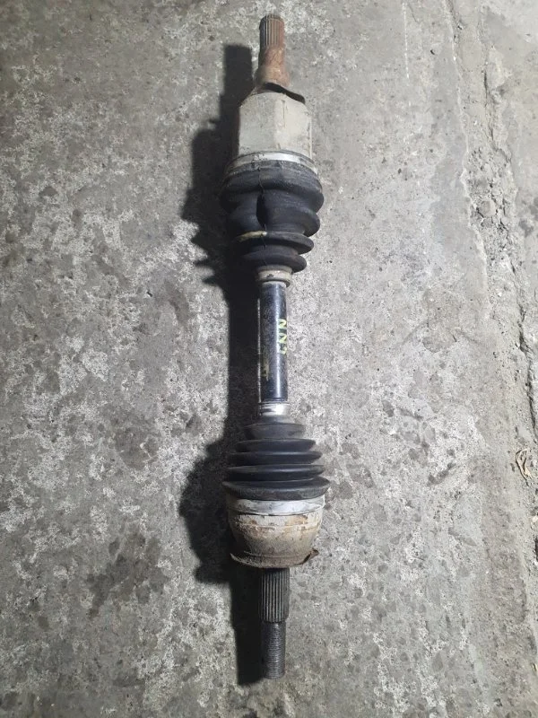 Полуось передняя левая (приводной вал, ШРУС) Nissan Navara (D40) 2004-2015 2008 39100EB300 2.5 D YD25DDTI