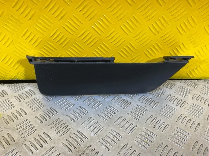 Накладка на бампер Toyota Land Cruiser Prado 150 (2009-2023) 2019 768510G010 2.8 D 1GDFTV