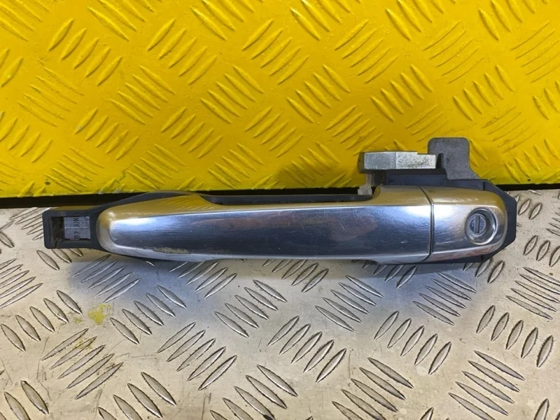 Ручка двери наружная передняя левая Mitsubishi L200 (2006-2015) 2008 5716A032 ПИКАП 2.5 D 4D56