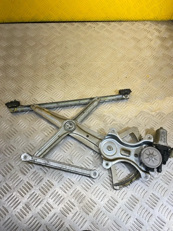 Стеклоподъемник электр. передний левый Mitsubishi L200 (2006-2015) 2008 MN182353 2.5 D 4D56