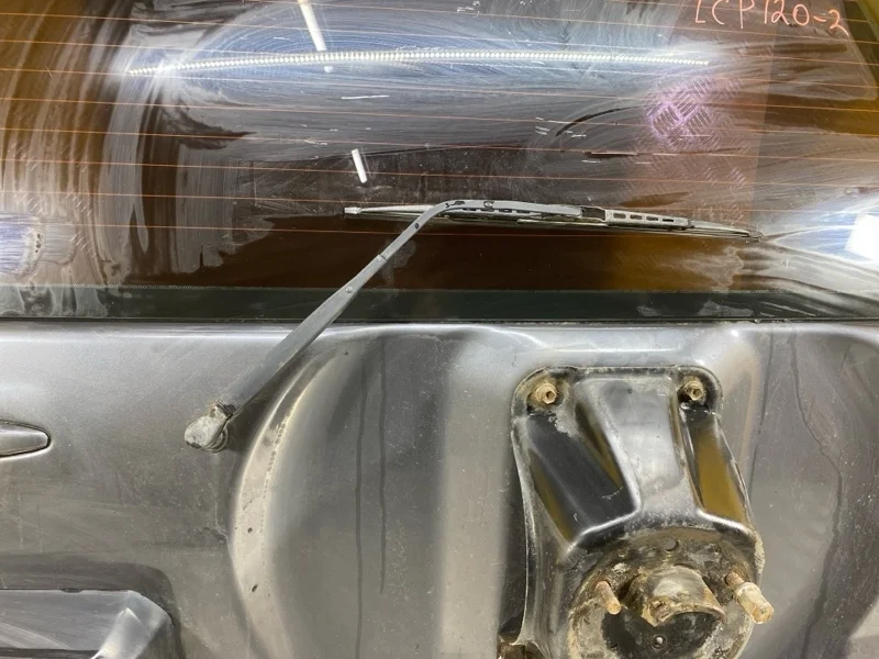 Моторчик заднего стеклоочистителя (дворника) Toyota Land Cruiser Prado 120 (2002-2009) 2004 8513060200 3.0 D 1KDFTV