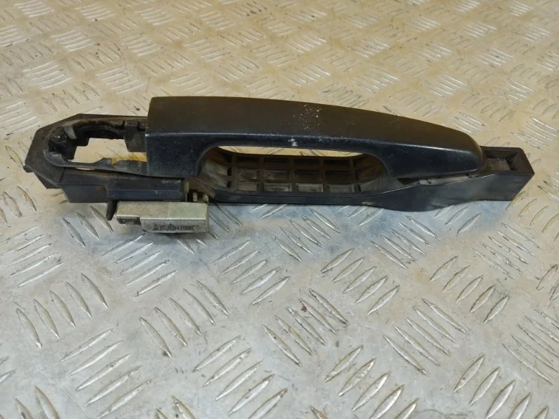 Ручка двери наружная передняя левая Mitsubishi L200 (2006-2015) 2008 5716A032 2.5 D 4D56