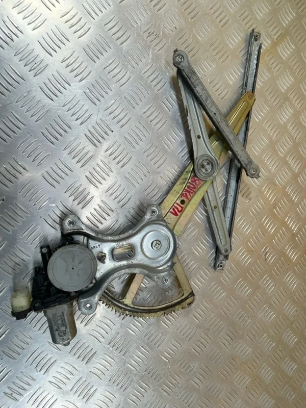 Стеклоподъемник электр. передний левый Mitsubishi L200 (2006-2015) 2007 MN182353 2.5 D 4D56