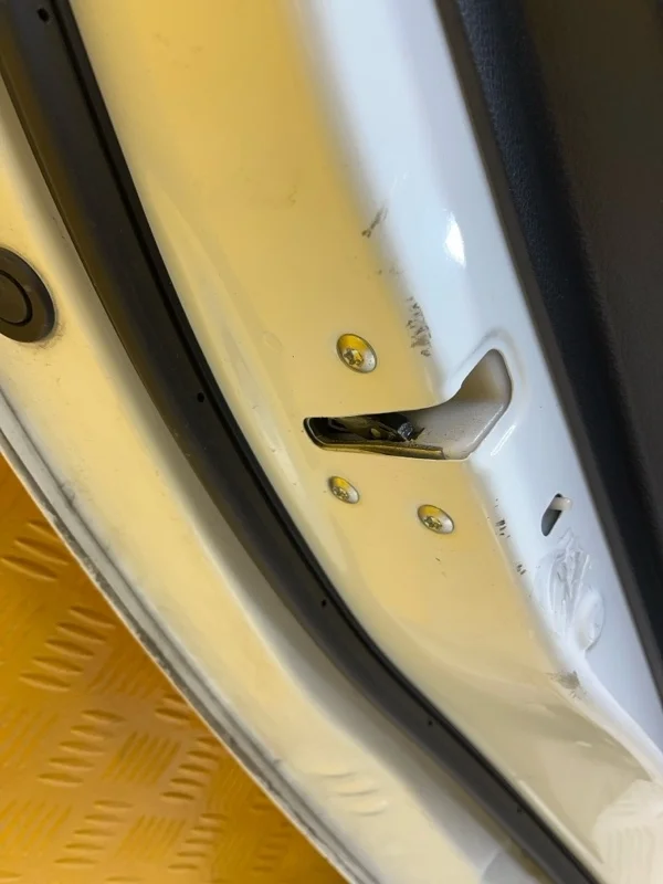 Замок двери задней левой Mitsubishi L200 (2015-2022) 2021 5745A425 ПИКАП 2.4 D 4N15