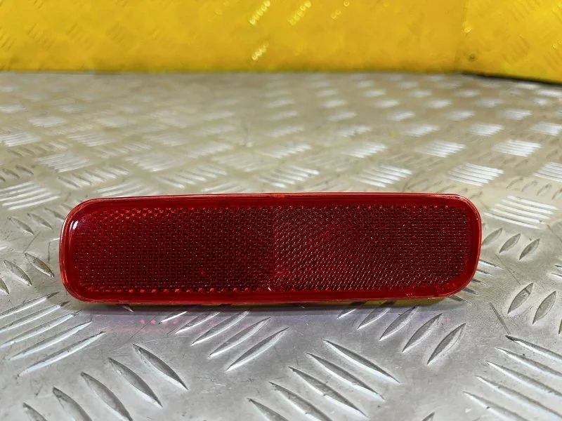 Отражатель в бампер задний правый Toyota Land Cruiser (100) 1998-2007 2003 8191060111