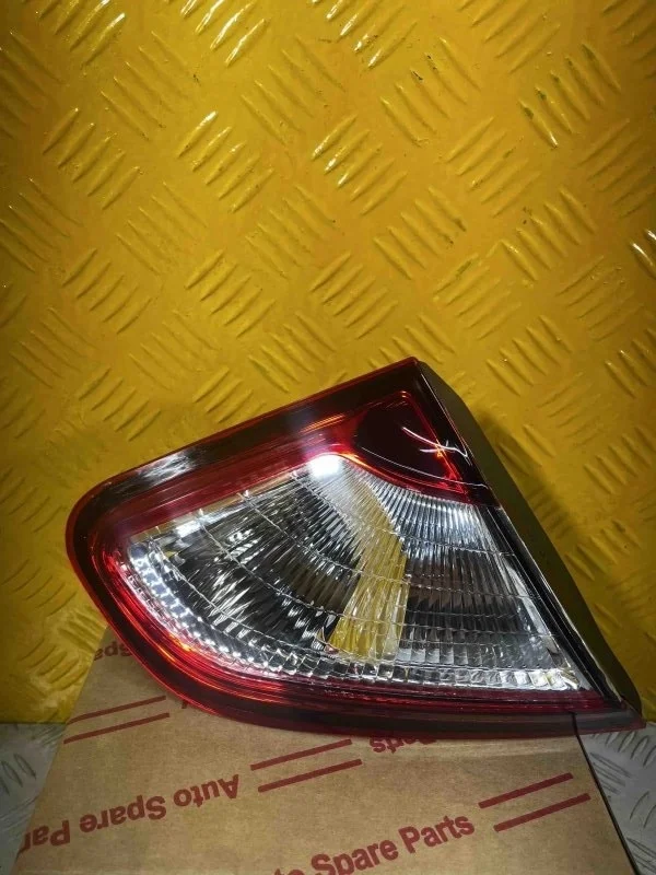 Фонарь задний правый Nissan Qashqai (J10) 2006-2013 2012 26550BR01A