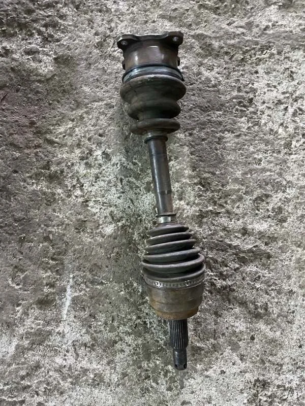 Полуось передняя правая (приводной вал, ШРУС) Mitsubishi L200 (2006-2015) 2010 3815A308