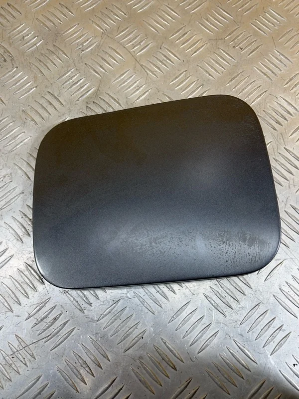 Лючок топливного бака Toyota Land Cruiser 200 (2008-2021) 2008 7735060090 ВНЕДОРОЖНИК 4.5 D 1VDFTV
