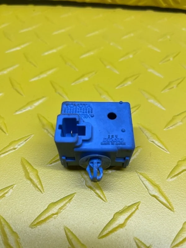 Реле Toyota Land Cruiser 200 (2008-2021) 2008 8665250010 ВНЕДОРОЖНИК 4.5 D 1VDFTV