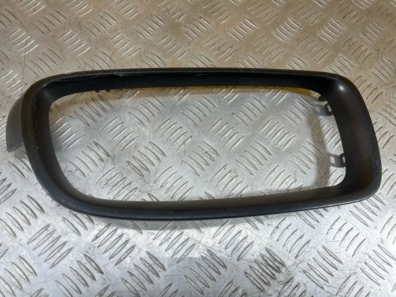Молдинг решетки радиатора Bmw 3-Й Серии (F30) (2011-2015) 2012 51137263482