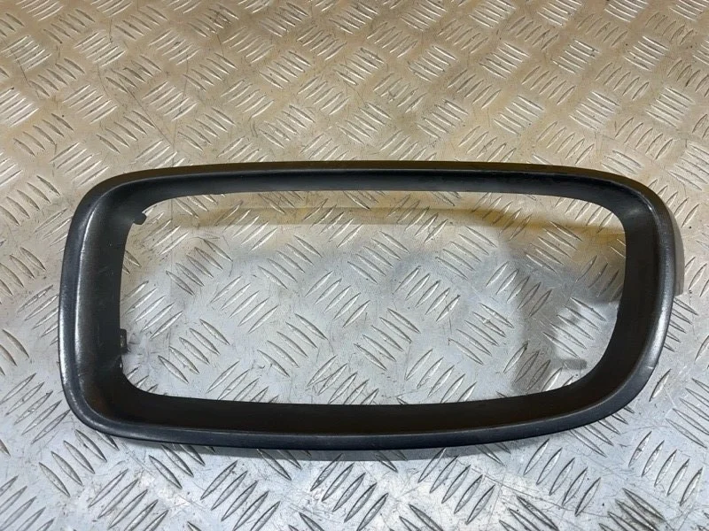 Молдинг решетки радиатора Bmw 3-Й Серии (F30) (2011-2015) 2012 51137255411