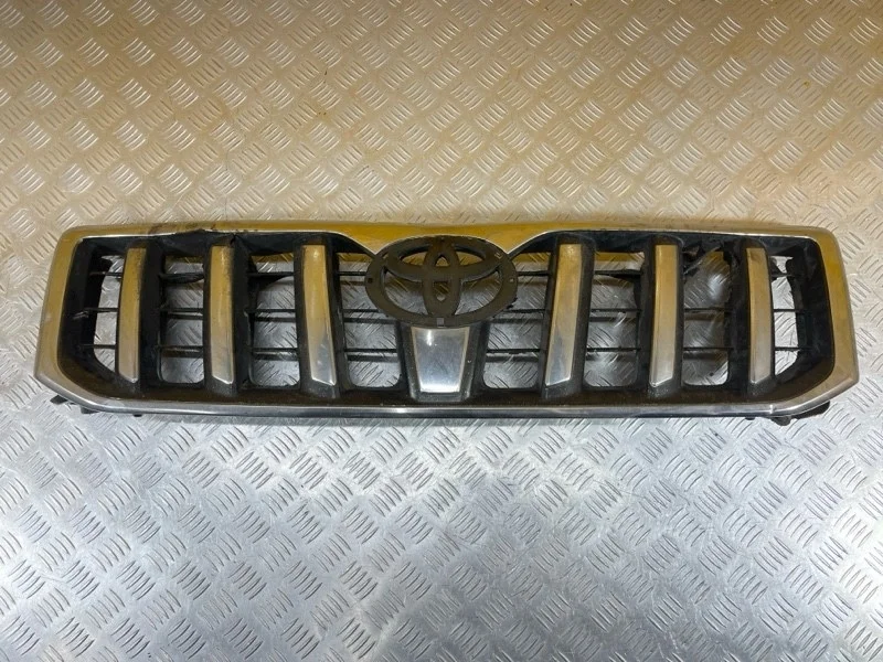 Решетка радиатора Toyota Land Cruiser Prado 120 (2002-2009) 2004 5310160320 4.0 I 1GRFE