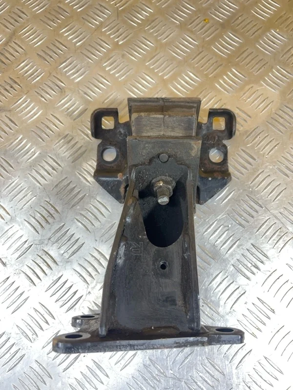 Подушка крепления двигателя Nissan Navara (D40) 2004-2015 2013 11220EB300 ПИКАП 2.5 D YD25DDTI