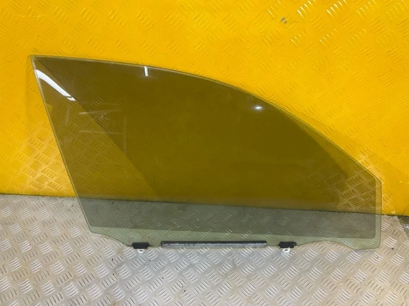 Стекло двери передней правой Toyota Rav 4 (XA30) (2005-2014) 2006 6810142160 2.0 I 1AZFE