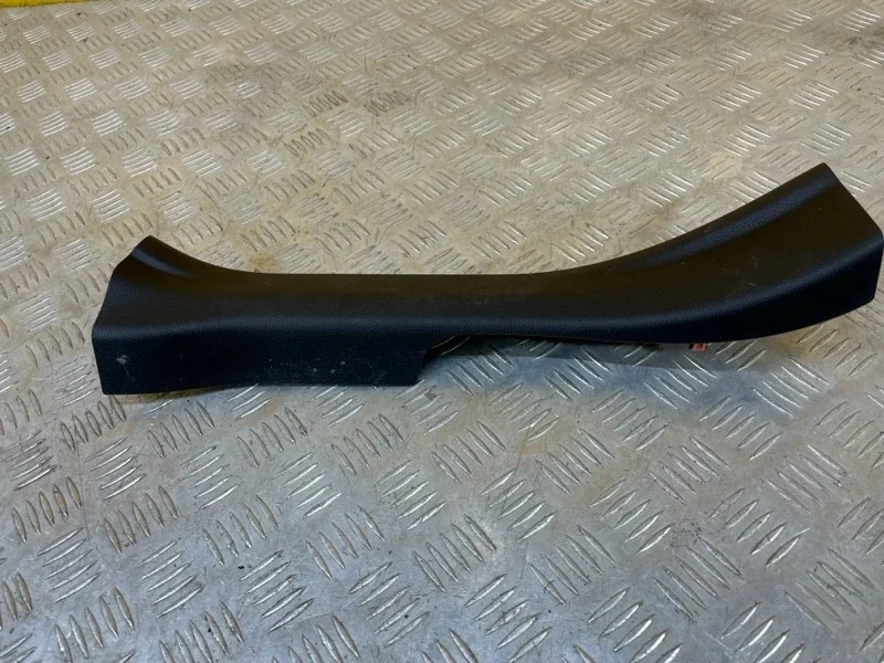 Накладка на порог внутренняя задняя правая Toyota Rav 4 (XA50) (2018-н.в.) 2019 6791742110 2.5 I A25AFXS