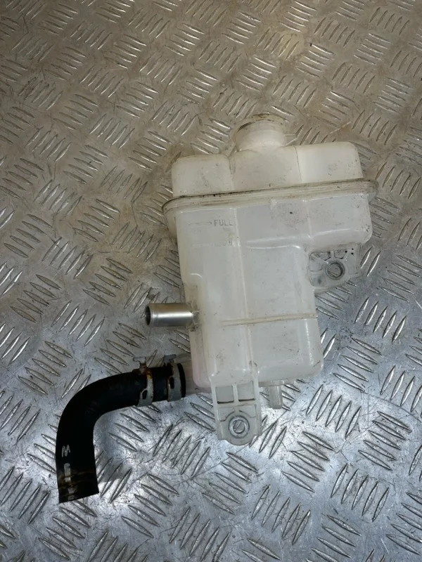 Бачок расширительный Toyota Rav 4 (XA50) (2018-н.в.) 2019 1647025050 2.5 I A25AFXS