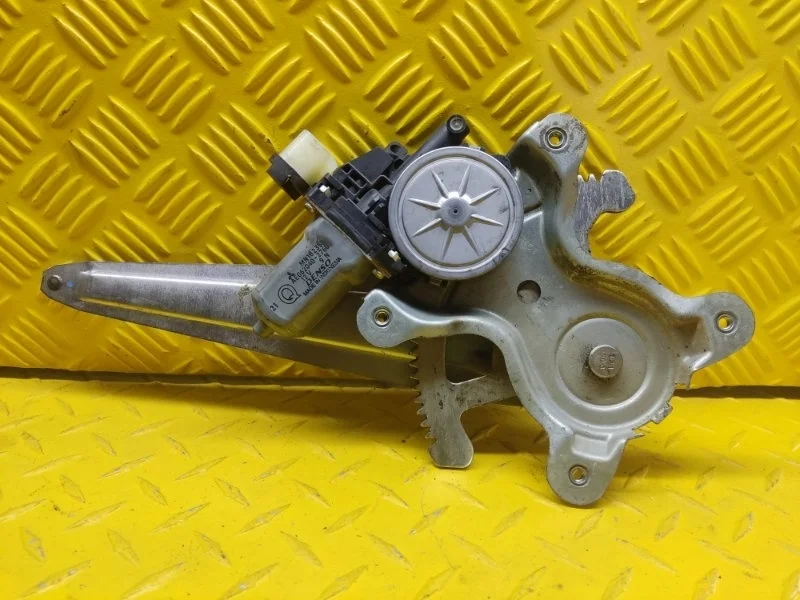 Стеклоподъемник электр. задний правый Mitsubishi L200 (2006-2015) 2010 MN182353