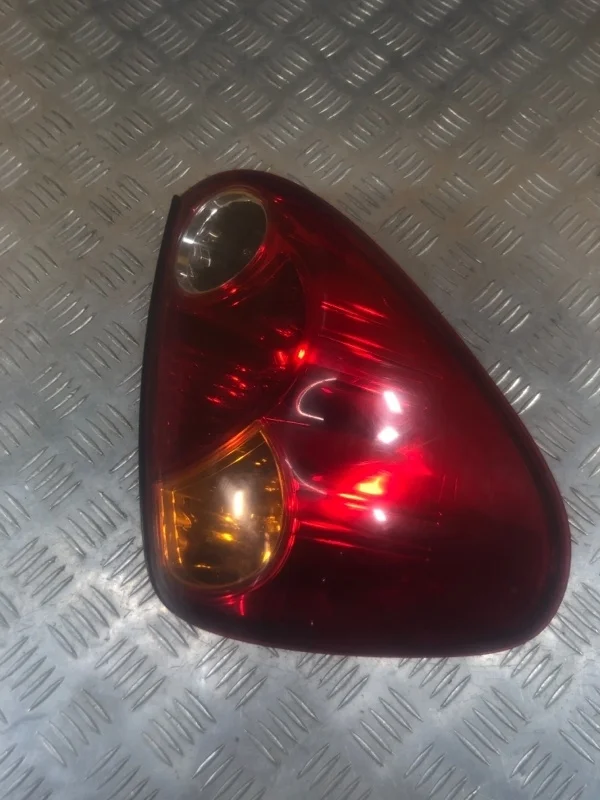 Фонарь задний левый Mitsubishi L200 (2006-2015) 2012 8330A155 2.5 D 4D56