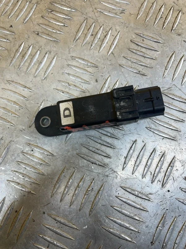 Антенна Infiniti FX 30D ( 2002-2013) 2012 40740JY00A 3.0 D V9X