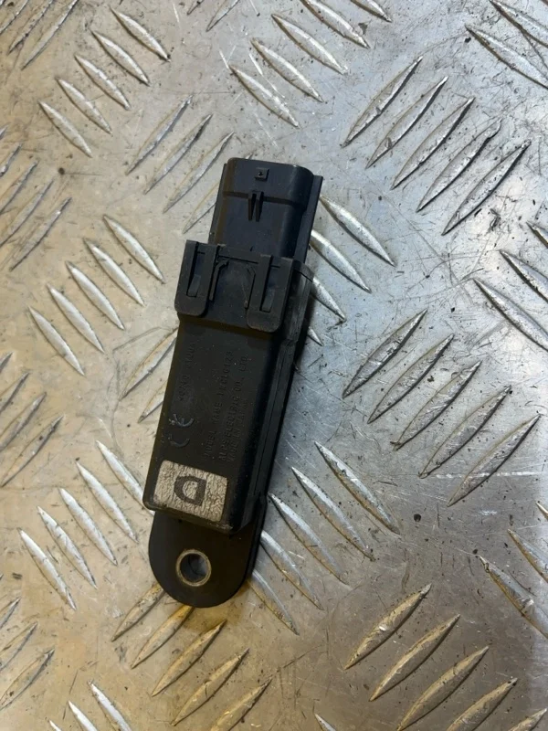 Антенна Infiniti FX 30D ( 2002-2013) 2012 40740JY00A 3.0 D V9X