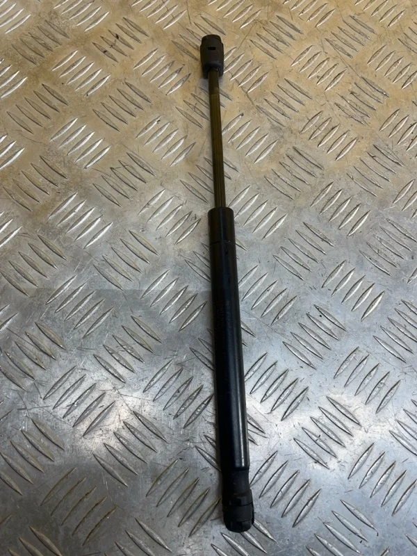 Амортизатор капота Infiniti FX 30D ( 2002-2013) 2012 654701CA0A 3.0 D V9X