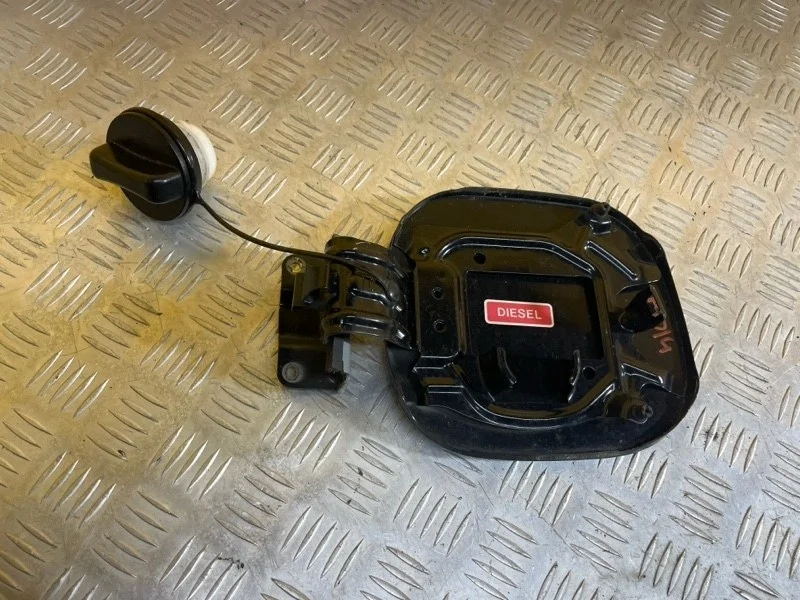 Лючок топливного бака Infiniti FX 30D ( 2002-2013) 2012 788301CA0A 3.0 D V9X