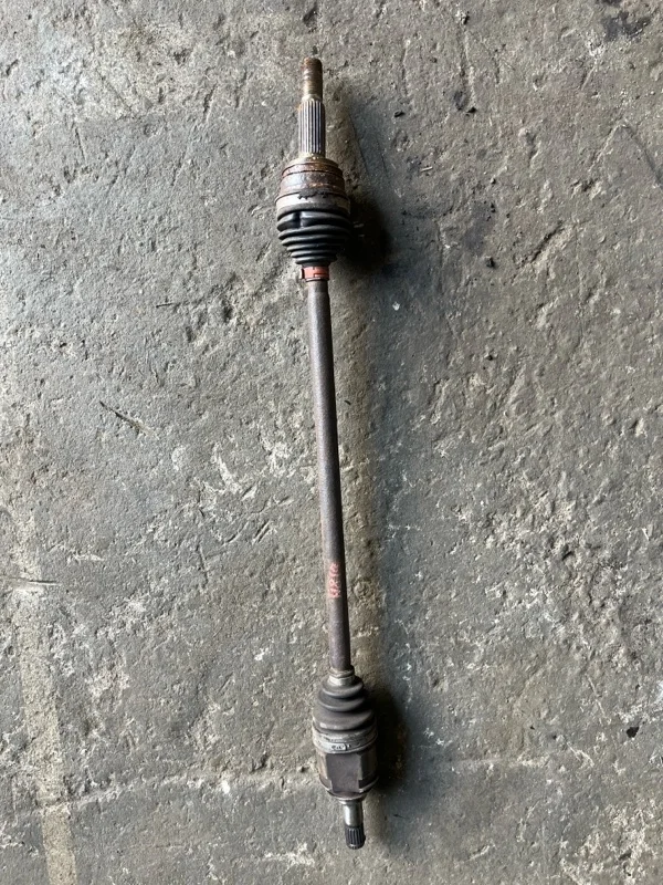 Полуось задняя (приводной вал, ШРУС) Toyota Rav 4 (XA30) (2005-2014) 2006 4233042050 2.0 I 1AZFE, правый