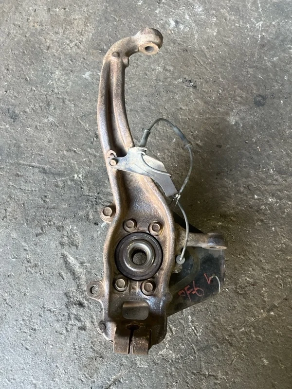 Кулак поворотный левый Nissan Pathfinder (R51M) 2004-2013 2007 40015EB000 ВНЕДОРОЖНИК 2.5 D YD25DDTI