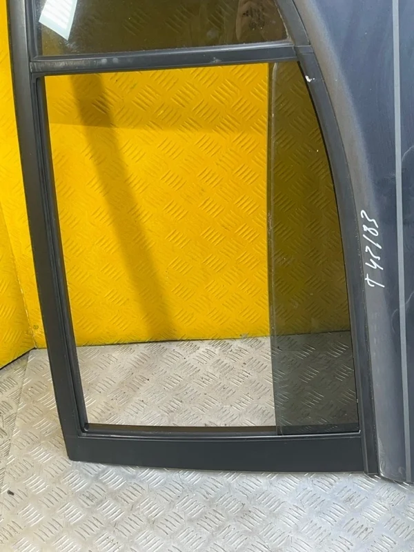 Стекло двери задней левой Mitsubishi L200 (2006-2015) 2006 MN182275 2.5 D 4D56