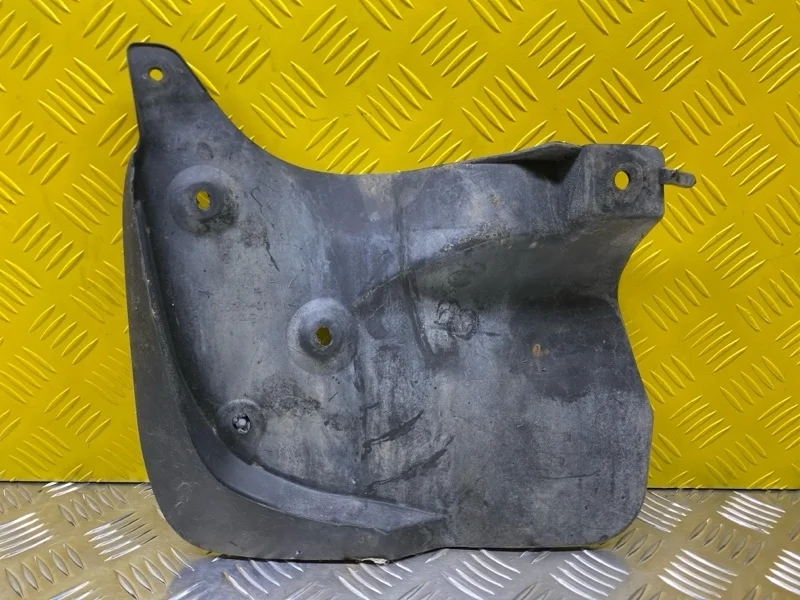 Брызговик передний левый Lexus LX 570 (2007-2022) 2010 7662260130 5.7 I 3URFE