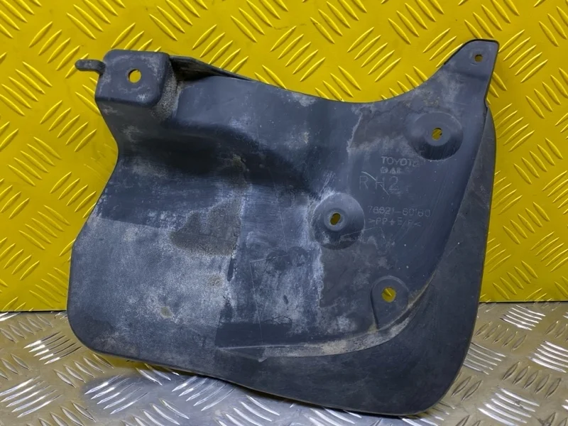 Брызговик передний правый Lexus LX 570 (2007-2022) 2010 7662160160 5.7 I 3URFE