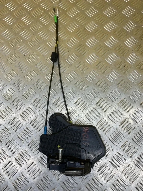 Замок двери задней левой Toyota Land Cruiser Prado 120 (2002-2009) 2007 6906060091 ВНЕДОРОЖНИК 3.0 D 1KDFTV