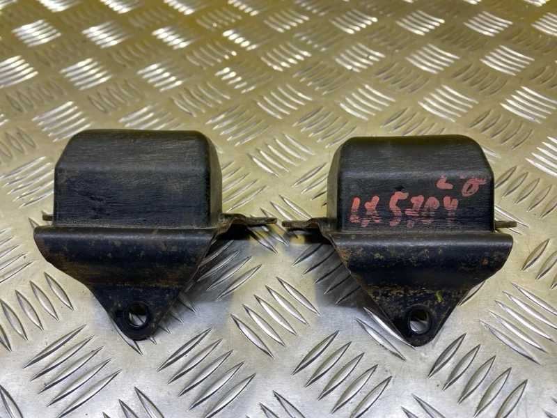 Подушка рессоры задней Lexus LX 570 (2007-2022) 2010 4830660221 5.7 I 3URFE