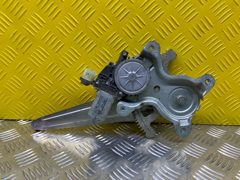 Стеклоподъемник электр. задний правый Mitsubishi L200 (2006-2015) 2008 MN182353 2.5 D 4D56