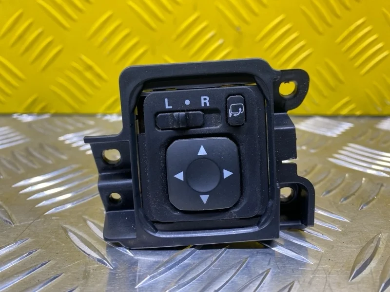 Джойстик регулировки зеркал Mitsubishi L200 (2015-2022) 2017 MR951187 ПИКАП 2.4 D 4N15