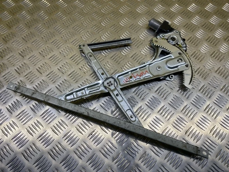 Стеклоподъемник электр. передний правый Mitsubishi L200 (2015-2022) 2017 5713A472 ПИКАП 2.4 D 4N15